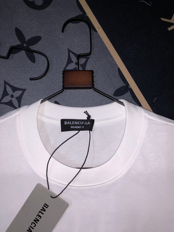 ブランドTシャツ側面デザイン